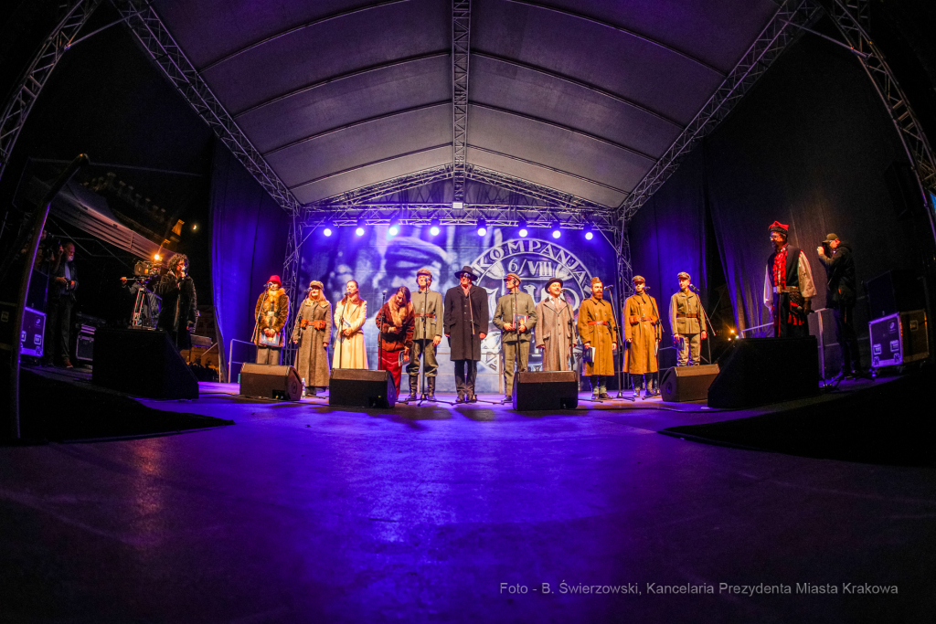 bs_211111_4042.jpg-Lekcja Śpiewania  Autor: B. Świerzowski