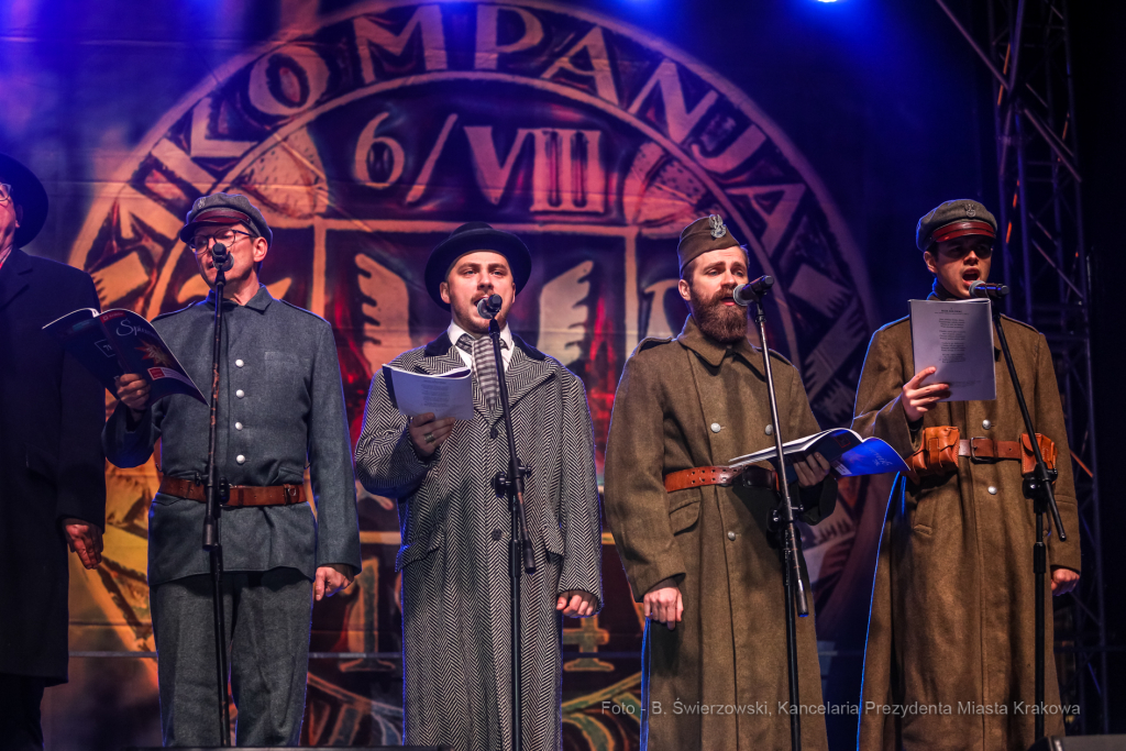 bs_211111_4122.jpg-Lekcja Śpiewania  Autor: B. Świerzowski