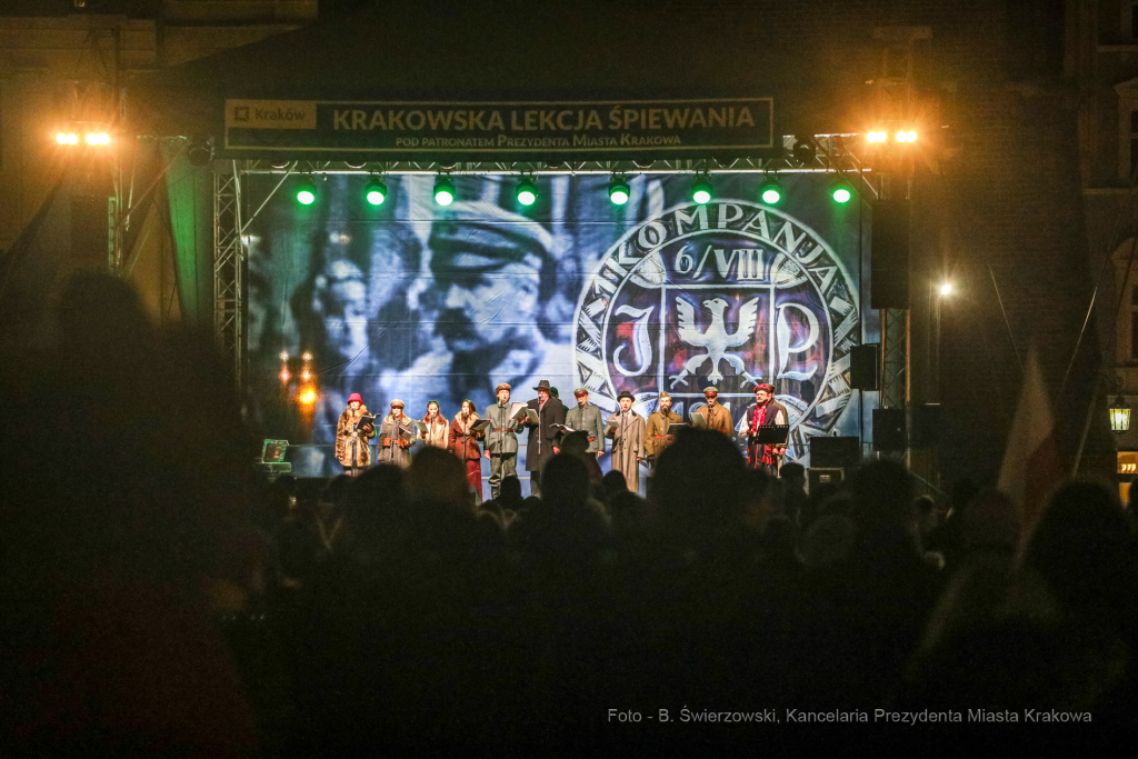 bs_211111_4149.jpg-Lekcja Śpiewania  Autor: B. Świerzowski