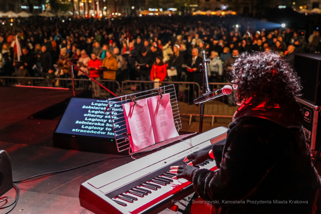 bs_211111_4200.jpg-Lekcja Śpiewania  Autor: B. Świerzowski