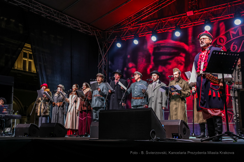 bs_211111_4401.jpg-Lekcja Śpiewania  Autor: B. Świerzowski