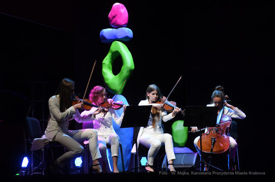 011jpg.jpg-Kongrers Open Eyes Economy Summit