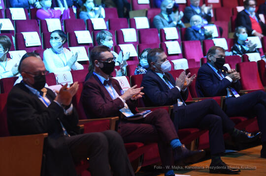 1010jpg.jpg-Kongrers Open Eyes Economy Summit