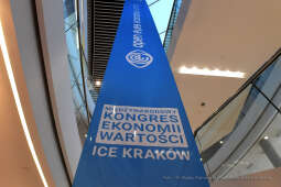 1313jpg.jpg-Kongrers Open Eyes Economy Summit