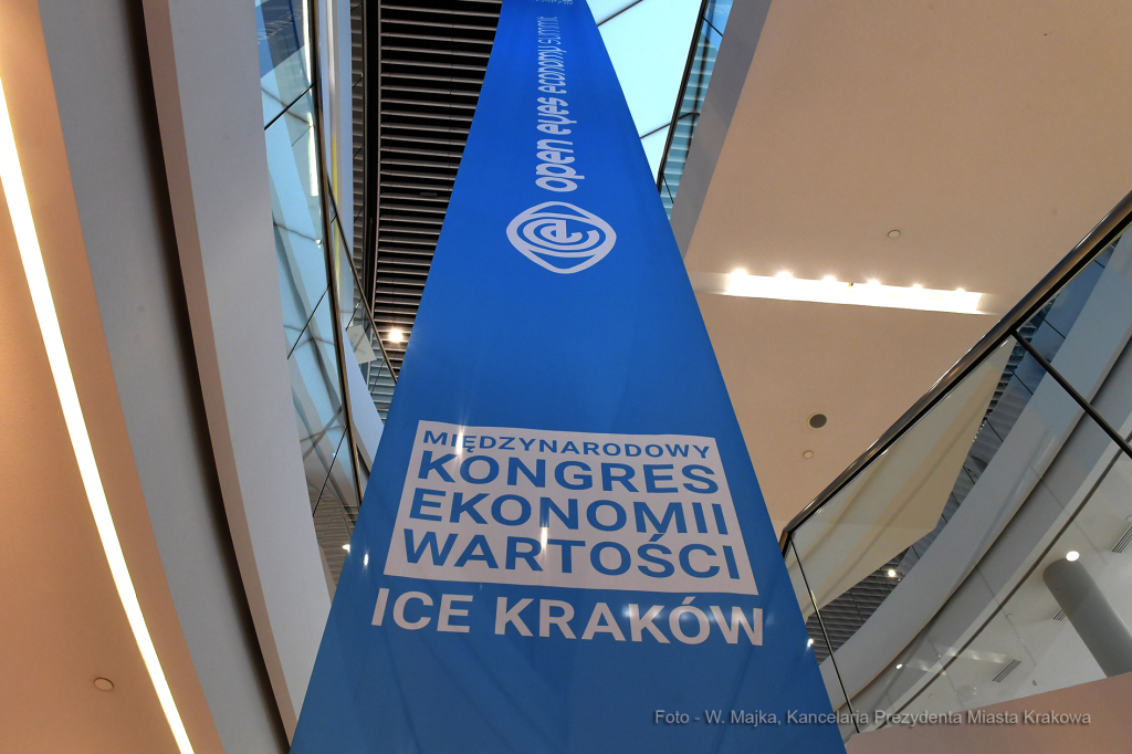 1313jpg.jpg-Kongrers Open Eyes Economy Summit  Autor: W. Majka