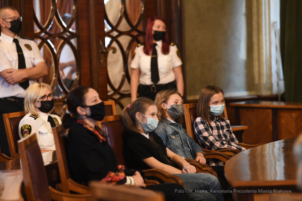 1818jpg.jpg-Prawo i my - konmkurs  Autor: W. Majka