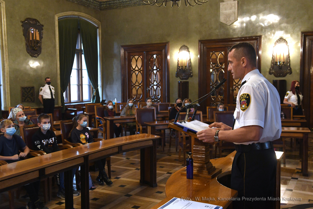 2323jpg.jpg-Prawo i my - konmkurs  Autor: W. Majka