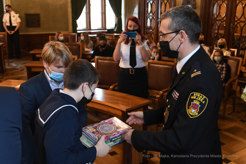 3131jpg.jpg-Prawo i my - konmkurs  Autor: W. Majka