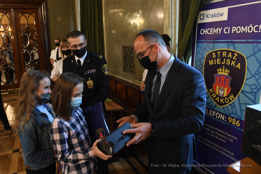 3535jpg.jpg-Prawo i my - konmkurs  Autor: W. Majka