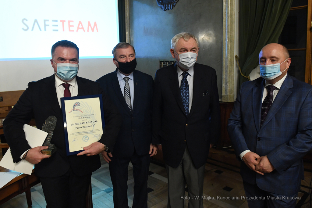 2323jpg.jpg-Pióro Biznesu  Autor: W. Majka