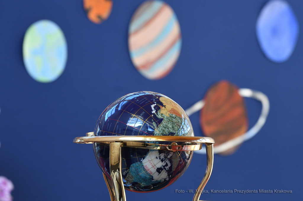 033jpg.jpg-Szkoła 134 im. St. Lema  Autor: W. Majka