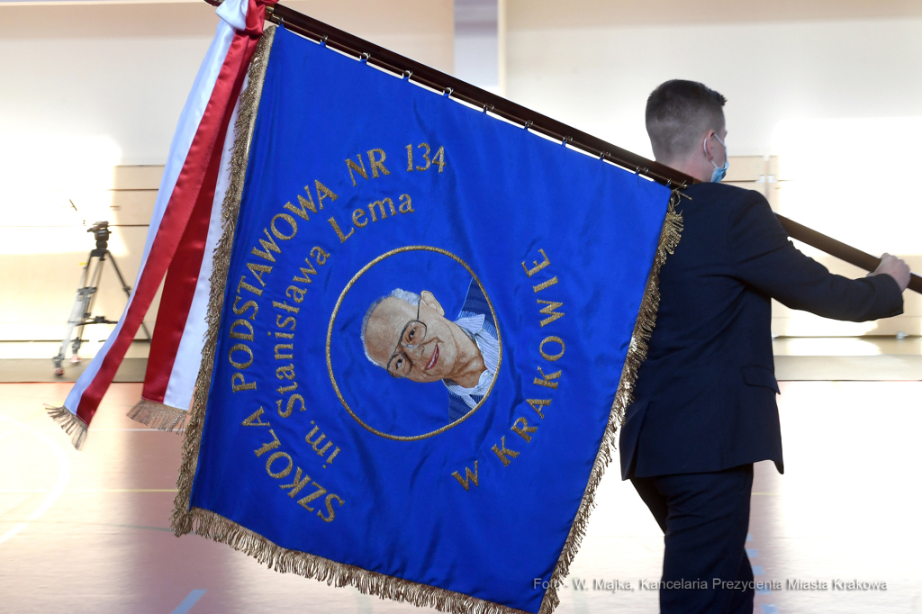 099jpg.jpg-Szkoła 134 im. St. Lema  Autor: W. Majka