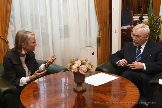 011jpg.jpg-Ambasador Anna Clunes