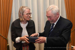 055jpg.jpg-Ambasador Anna Clunes