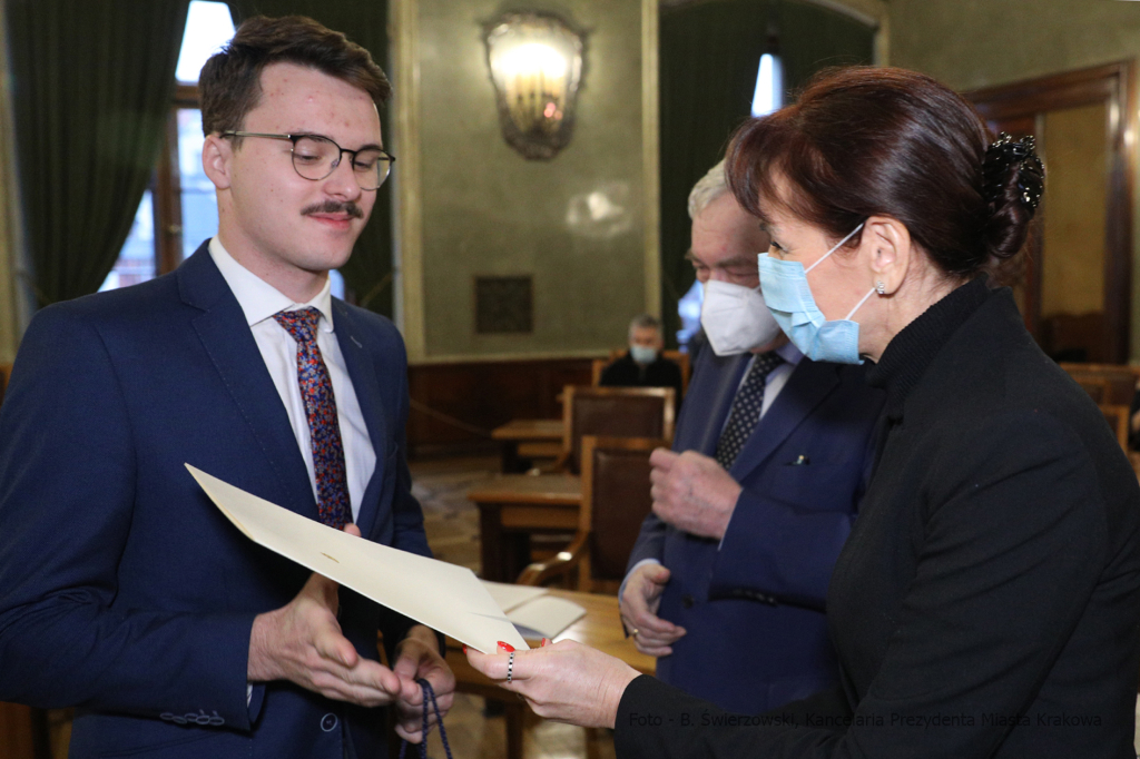 1616jpg.jpg-Wręczenie nagród Mistrz Matury, Technik 100% i Ósmoklasista 100%,  Autor: B. Świerzowski