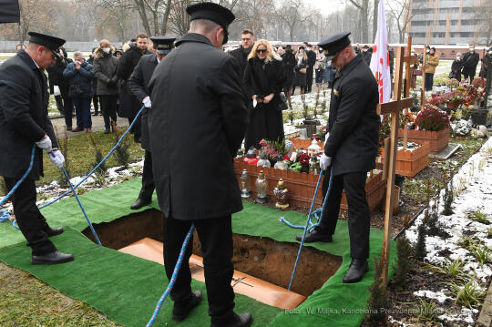 1111jpg.jpg-Pogrzeb prof. Stanisława Tabisza, byłego rektora Akademii Sztuk Pięknych