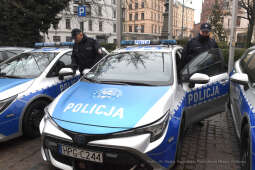 1212jpg.jpg-samochody dla Policji