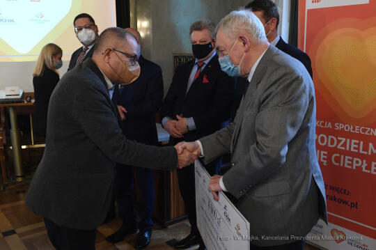 2121jpg.jpg-Podzielmy się ciepłem