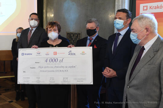 3232jpg.jpg-Podzielmy się ciepłem