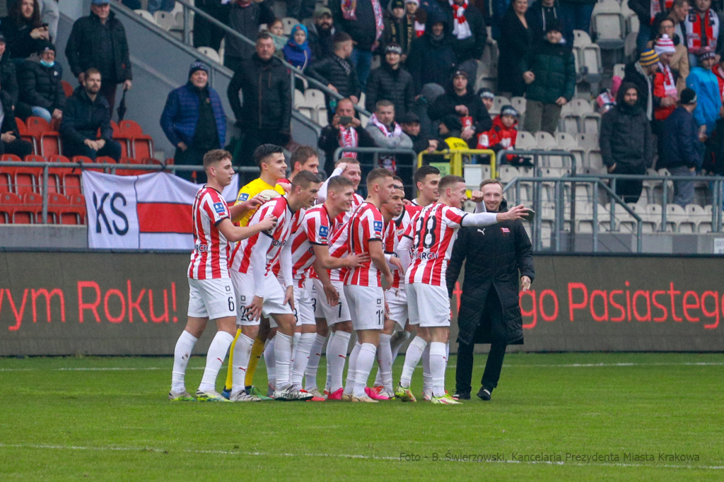 1010jpg.jpg-noworoczny trening Cracovii  Autor: B. Świerzowski