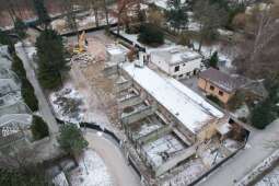 dji_0215.jpg-budowa nowego pawilonu dla szympansów i makaków japońskich w krakowskim zoo.