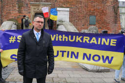 bs-lutego 20, 2022-img_7051.jpg-Pochód solidarności z Ukrainą w Krakowie