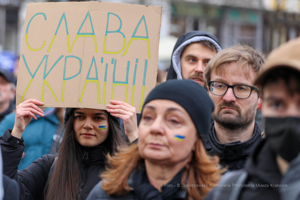 bs-lutego 20, 2022-img_7251.jpg-Pochód solidarności z Ukrainą w Krakowie