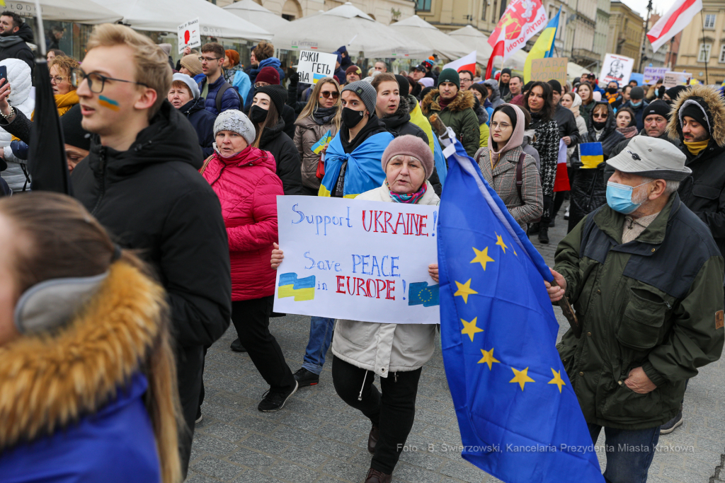 bs-lutego 20, 2022-img_7376.jpg-Pochód solidarności z Ukrainą w Krakowie