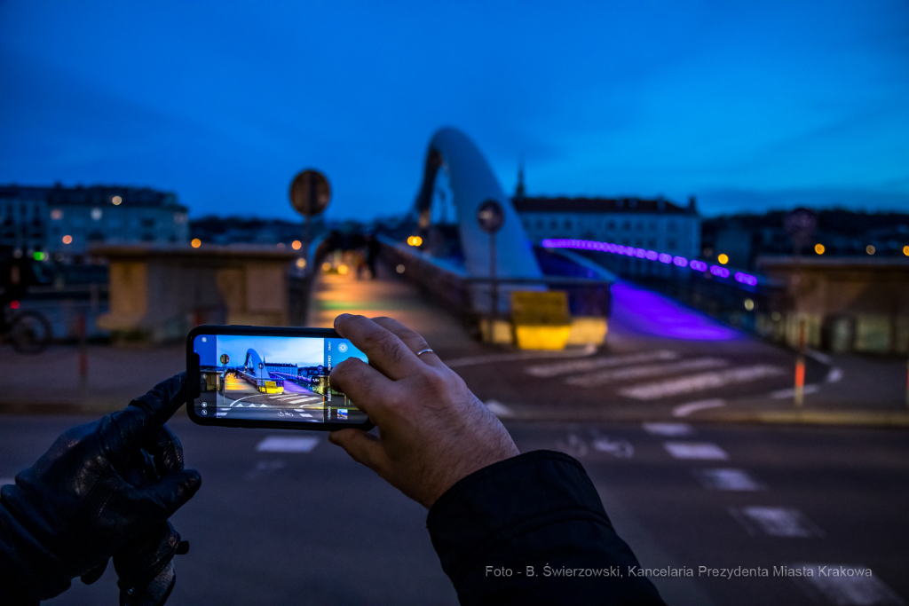 bs_220220_9570.jpg-Podświetlenia, Ukraina, Marsz  Autor: B. Świerzowski