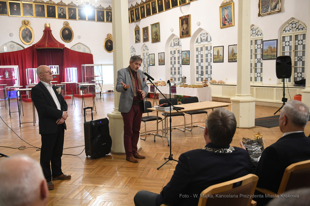 1414jpg.jpg-Prezentacja książki „Nie od razu Kraków zbudowano”  Autor: W. Majka