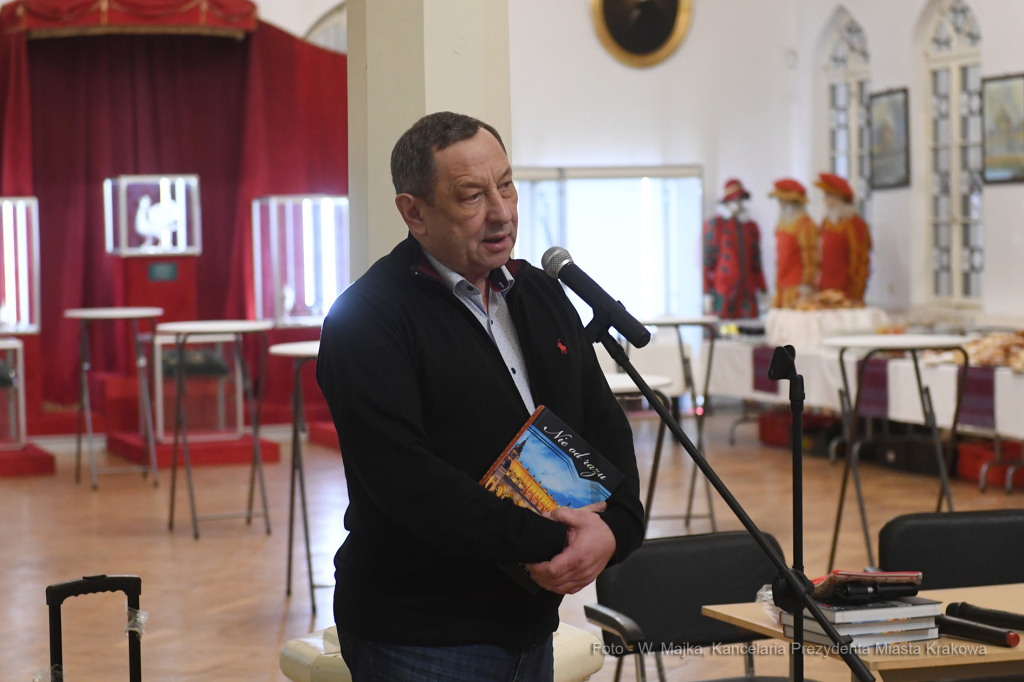 1515jpg.jpg-Prezentacja książki „Nie od razu Kraków zbudowano”  Autor: W. Majka