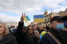 zdjęcie 27.02.2022, 13 09 08.jpg-Łańcuch solidarności z Ukrainą