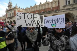 zdjęcie 27.02.2022, 13 17 16.jpg-Łańcuch solidarności z Ukrainą