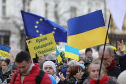 zdjęcie 27.02.2022, 13 26 45.jpg-Łańcuch solidarności z Ukrainą