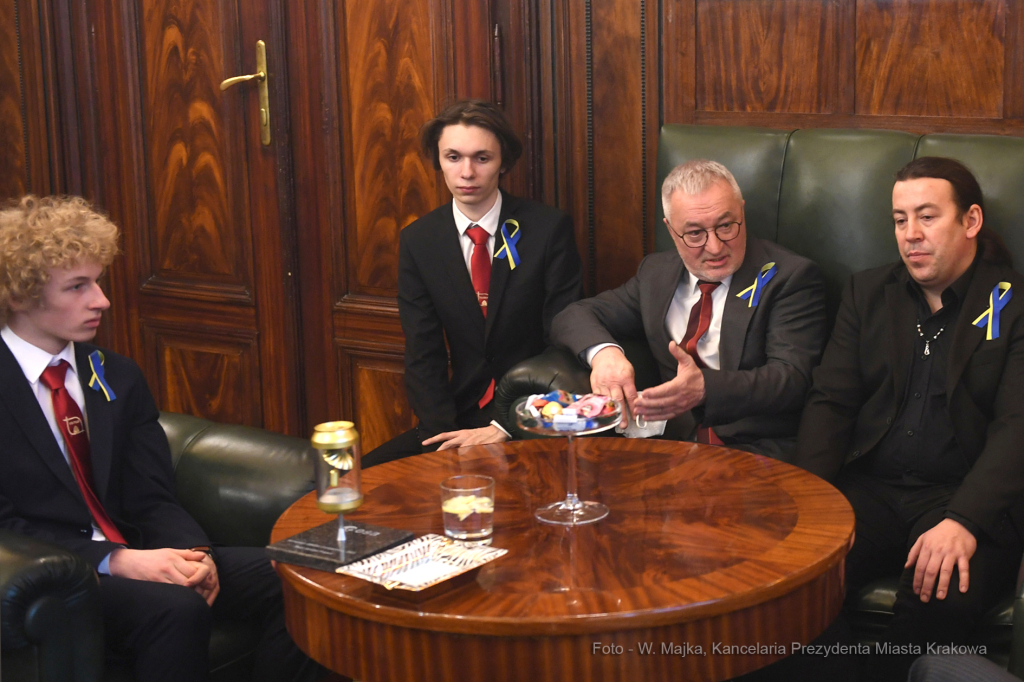 1111jpg.jpg-Spotkanie ze zwycięzcami w konkursie Europejskiej Agencji Lotniczej CanSat  Autor: W. Majka