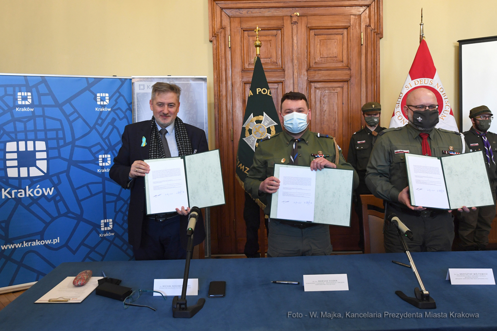 1818jpg.jpg-podpisanie Porozumienia ws. Utworzenia Muzeum Ruchu Harcerskiego  Autor: W. Majka