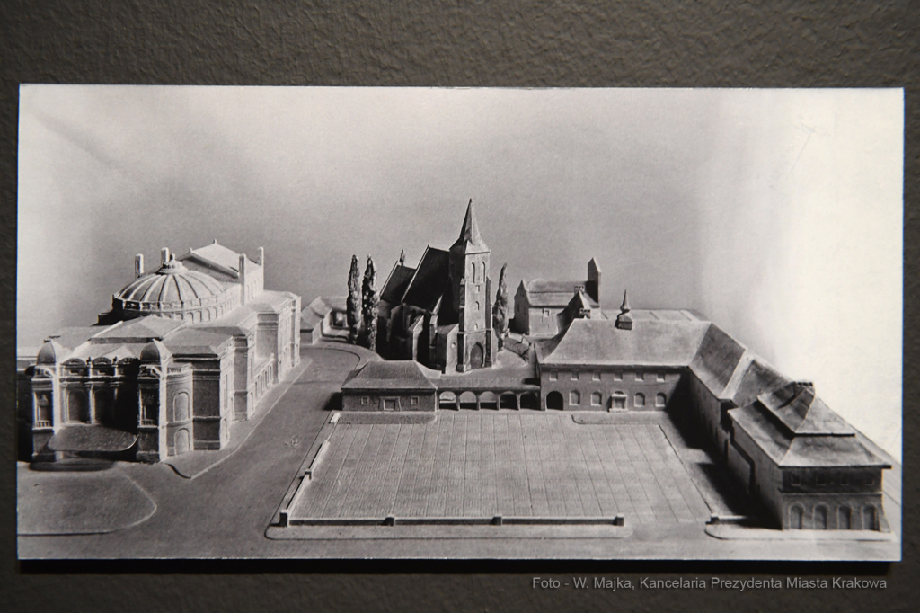 1212jpg.jpg-Niechciana stołeczność.  Autor: W. Majka