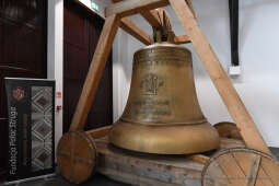 011jpg.jpg-Przekazanie repliki Dzwonu Zygmunta zwycięzcy licytacji