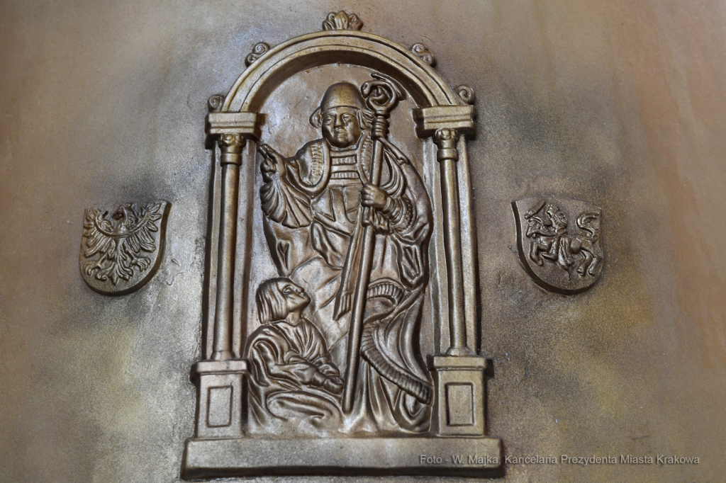 033jpg.jpg-Przekazanie repliki Dzwonu Zygmunta zwycięzcy licytacji  Autor: W. Majka