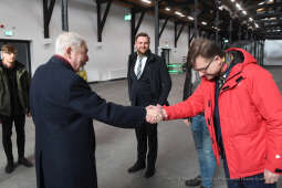 044jpg.jpg-Przekazanie repliki Dzwonu Zygmunta zwycięzcy licytacji