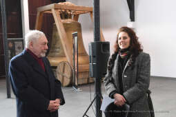 055jpg.jpg-Przekazanie repliki Dzwonu Zygmunta zwycięzcy licytacji