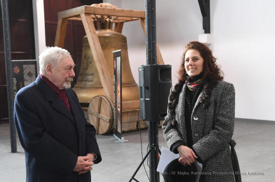 055jpg.jpg-Przekazanie repliki Dzwonu Zygmunta zwycięzcy licytacji