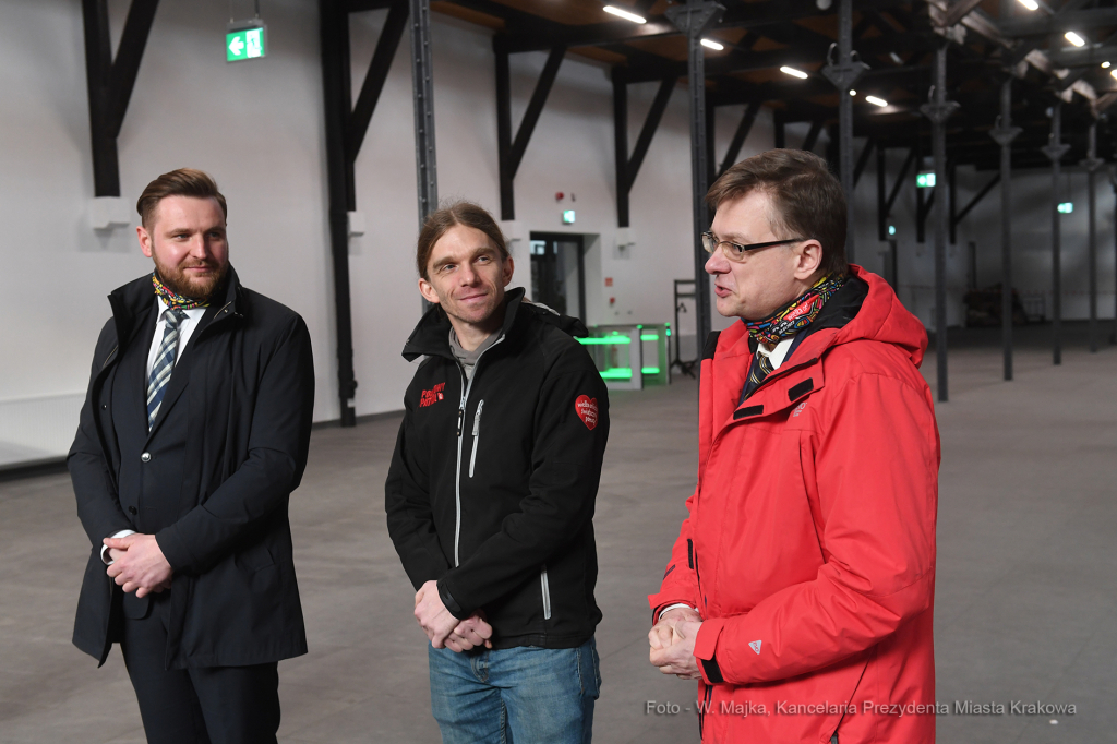 066jpg.jpg-Przekazanie repliki Dzwonu Zygmunta zwycięzcy licytacji  Autor: W. Majka