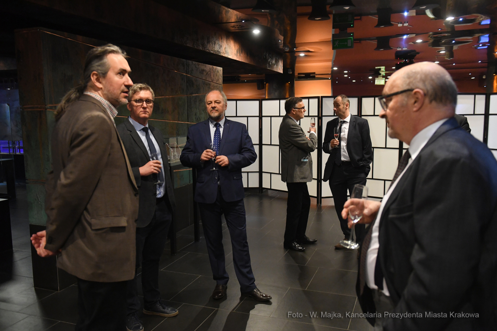 033jpg.jpg-Spotkanie z nowo mianowanymi profesorami  Autor: W. Majka