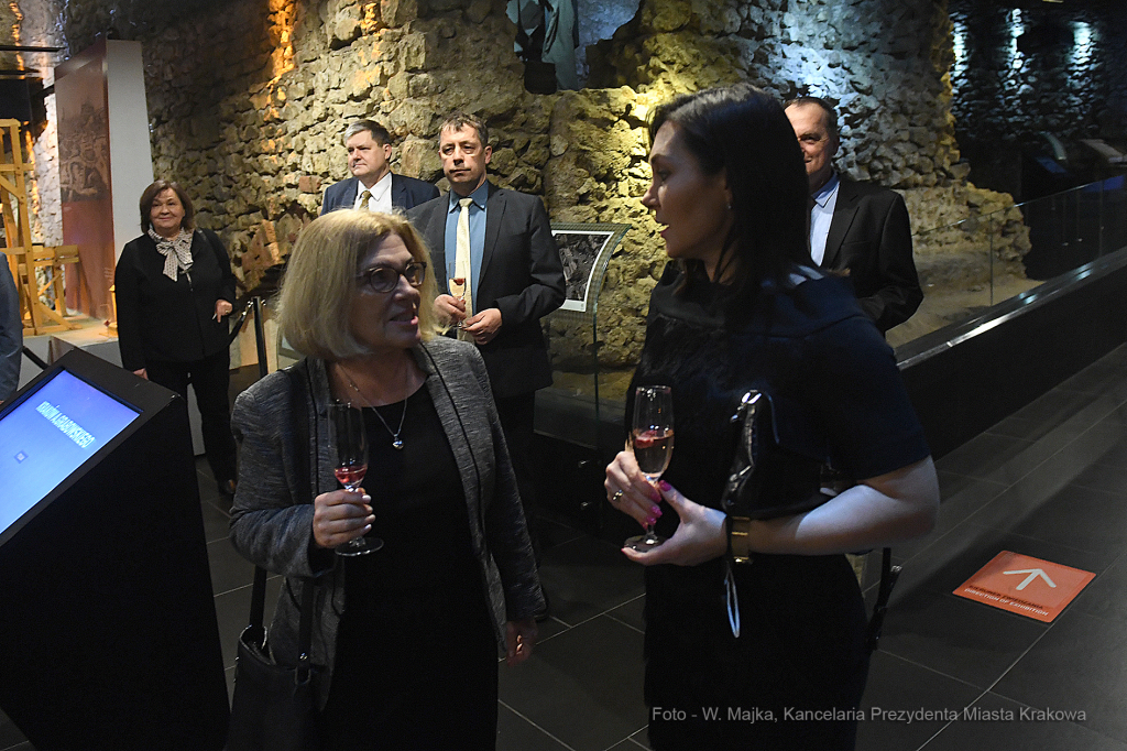 066jpg.jpg-Spotkanie z nowo mianowanymi profesorami  Autor: W. Majka