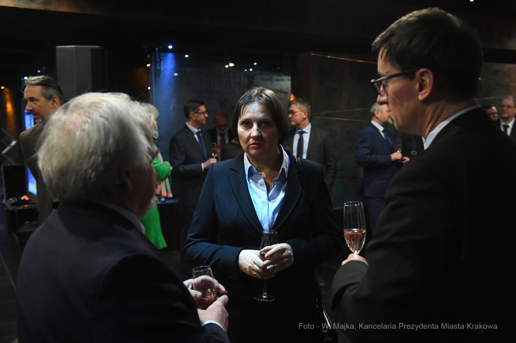 099jpg.jpg-Spotkanie z nowo mianowanymi profesorami  Autor: W. Majka