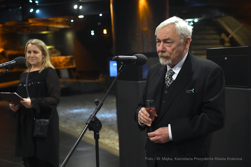 2525jpg.jpg-Spotkanie z nowo mianowanymi profesorami  Autor: W. Majka