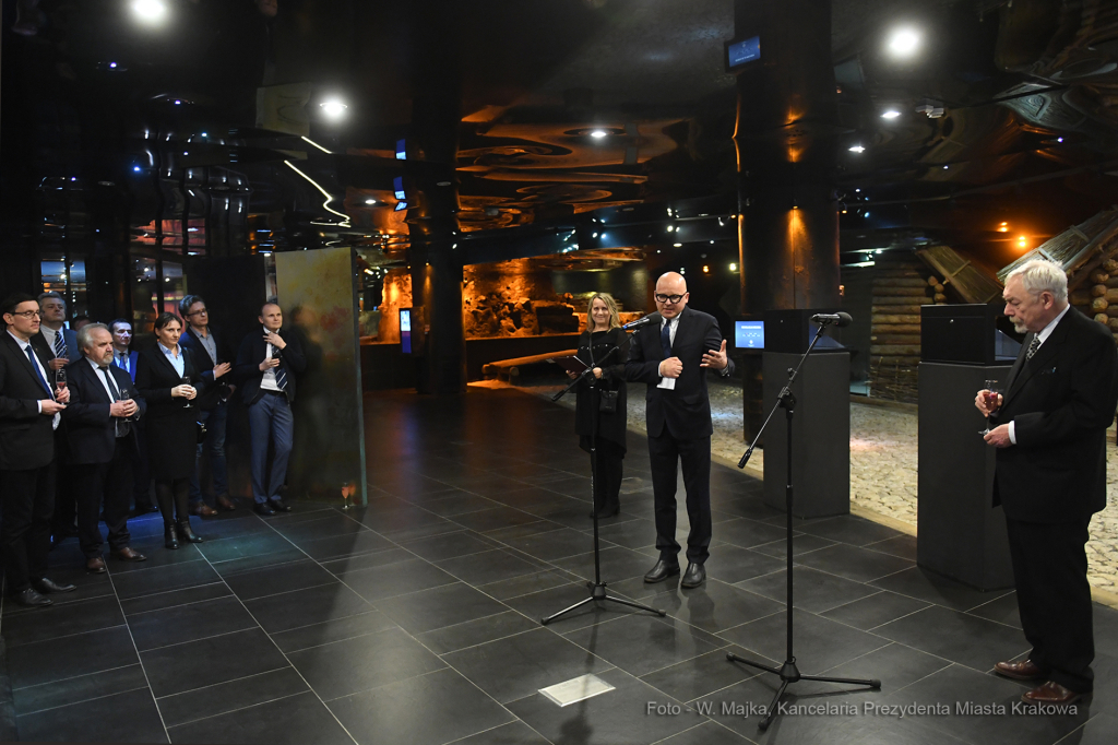 3232jpg.jpg-Spotkanie z nowo mianowanymi profesorami  Autor: W. Majka