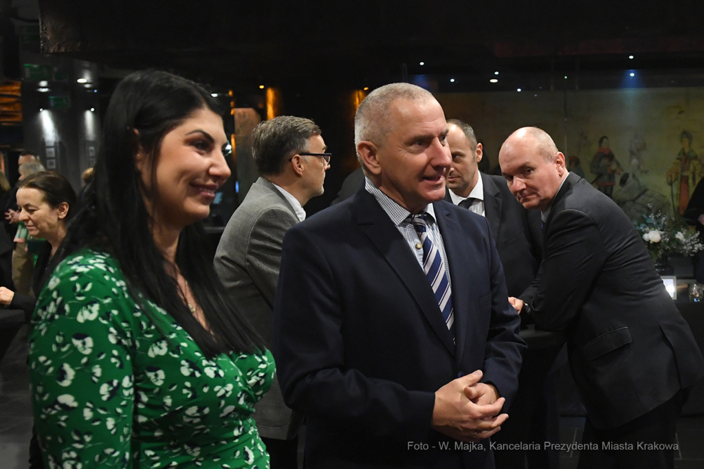 4949jpg.jpg-Spotkanie z nowo mianowanymi profesorami  Autor: W. Majka