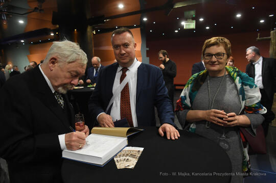 5353jpg.jpg-Spotkanie z nowo mianowanymi profesorami